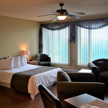 Motel Quatre Saisons Forestville Esterno foto