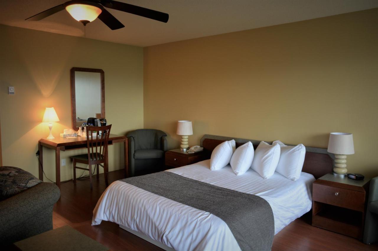 Motel Quatre Saisons Forestville Esterno foto