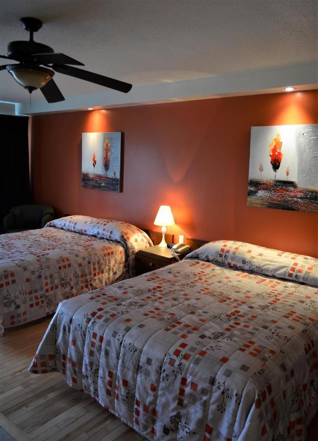 Motel Quatre Saisons Forestville Esterno foto